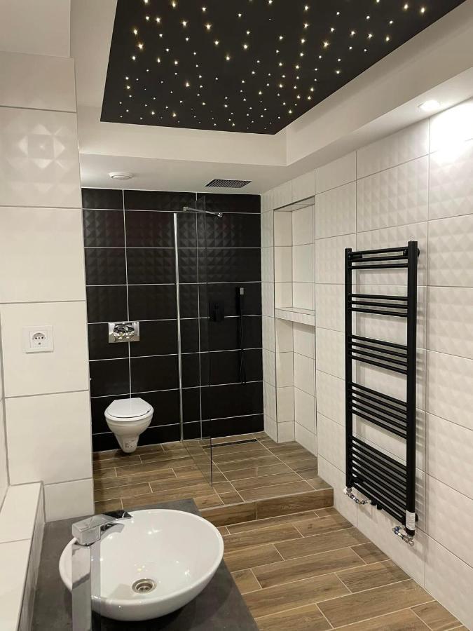 Karos Night Sky Apartment Залакарос Екстериор снимка